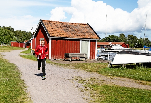 Mellan Kalmarsundsparken och Stensö ligger Fiskebodarna och en liten pittoresk gästhamn. 